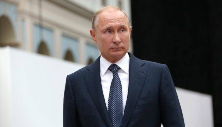 Путин посмертно наградил погибших в Баренцевом море подводников