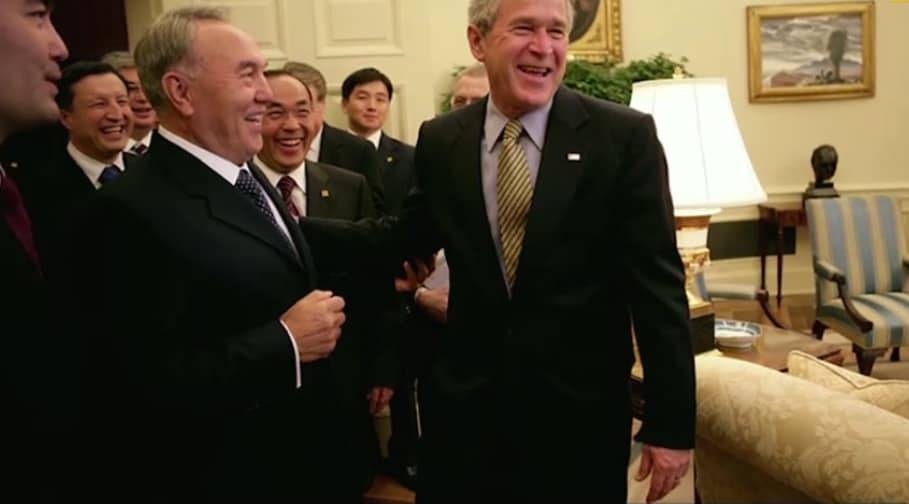 Ильясов раскрыл тайну знаменитого "веселого" фото Назарбаева с Бушем-младшим