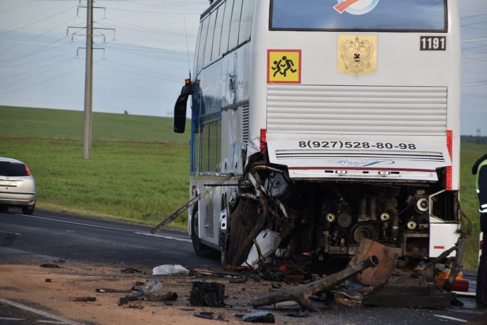В Рязанской области столкнулись автобус с пассажирами и «Камаз» | РИА «7 новостей»