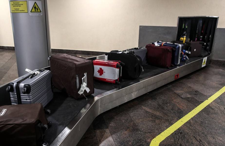 Минтранс потребовал решить проблему багажа в Шереметьеве к 15 августа