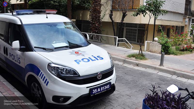 Полиция задержала в Турции авто с применяемым в ядерном оружии радиоактивным веществом