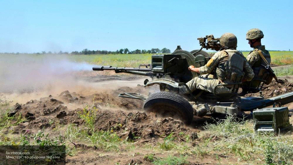 Боец ВСУ открыл огонь по националистам в Донбассе