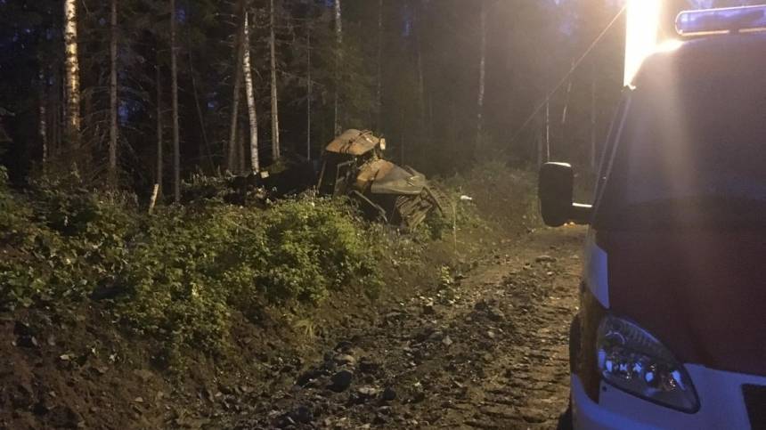 Первые кадры с места смертельной аварии с бензовозом в Свердловской области | Новости | Пятый канал