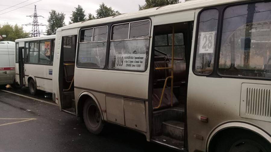 В Нижнем Новгороде столкнулись два автобуса с пассажирами