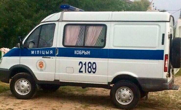 В Брестской области мужчина после задержания покончил с собой в милицейском ГАЗе