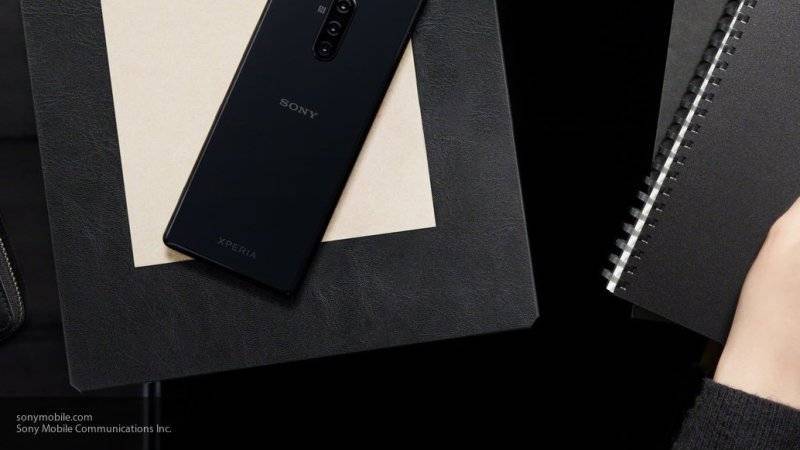 Sony разрабатывает смартфон со сворачивающимся экраном