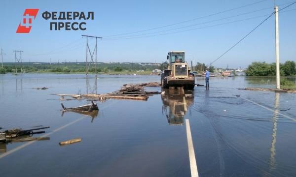 «Молодая Гвардия» в Тулуне помогает устранять последствия наводнения | Иркутская область | ФедералПресс