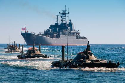 Россия начала учения в Черном море одновременно с НАТО