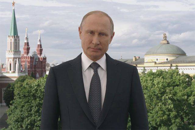 Путин поздравил с праздником работников морского и речного флота