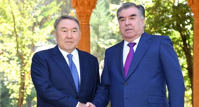 Рахмон поздравил Назарбаева с днем рождения