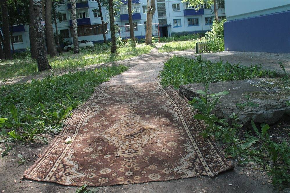 По ковровым тротуарам… Как по дворам Ульяновска фантазия разгулялась