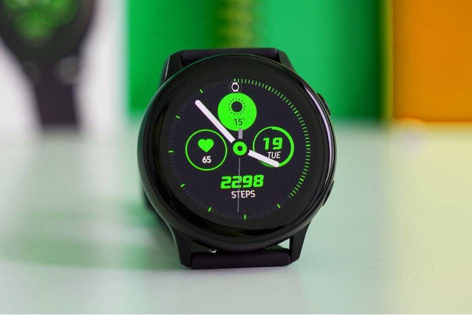 Samsung Galaxy Watch Active 2 планирует уделить Apple Watch 4