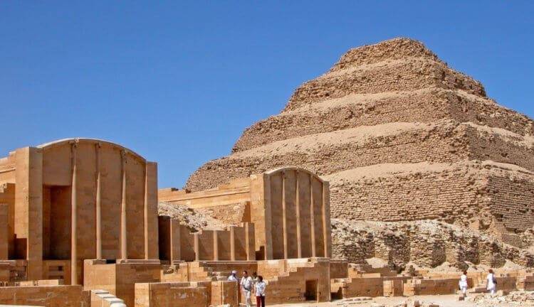 «Путь в загробный мир» обнаружили в древнейшей пирамиде