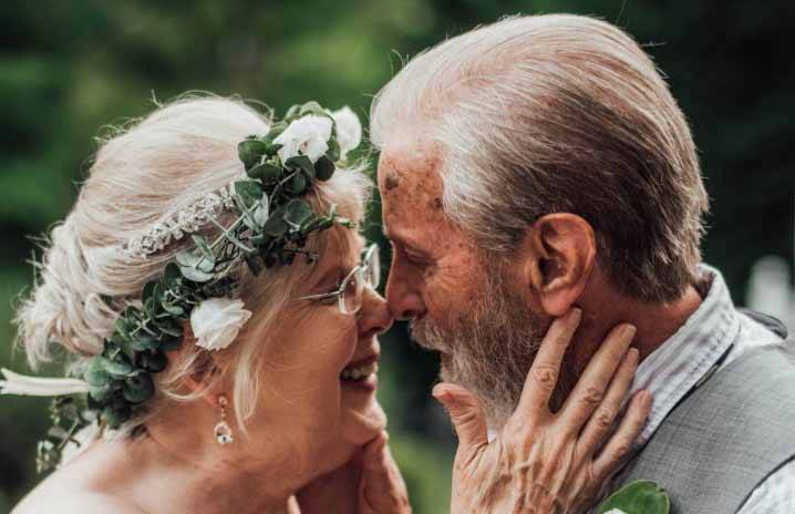 Алмазная свадьба по-американски: правнуки устроили супругам шикарную фотоссесию!