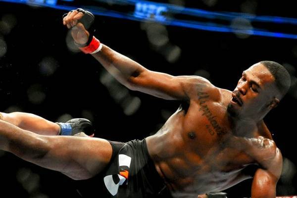 UFC 239 запомнят надолго: Джонс с трудом защитил титул, Нуньес вынесла Холм, Масвидаль уничтожил Аскрена за 5 секунд