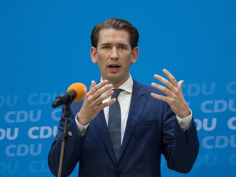 Экс-канцлер Австрии рассказал, как остановить поток мигрантов в Европу