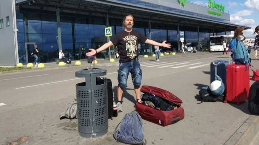 Видео: Сергей Паук Троицкий устроил скандал в аэропорту Жуковский