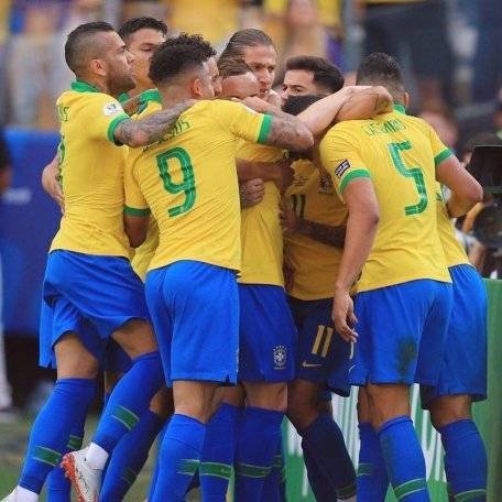 Бразилия в меньшинстве обыграла Перу в финале Кубка Южной Америки