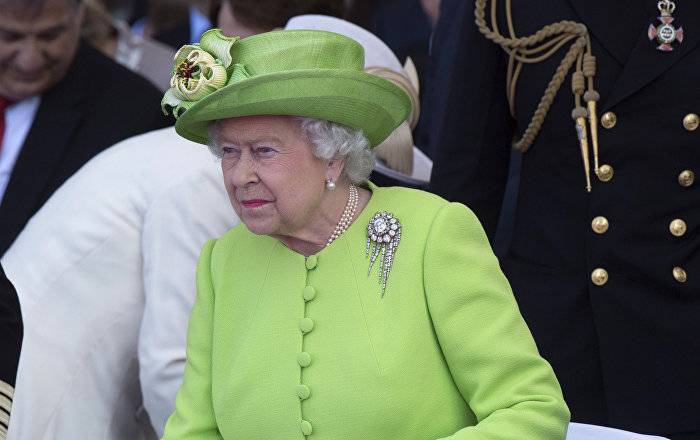 Можно ли обсуждать новую шляпку английской королевы? – тест для самых воспитанных