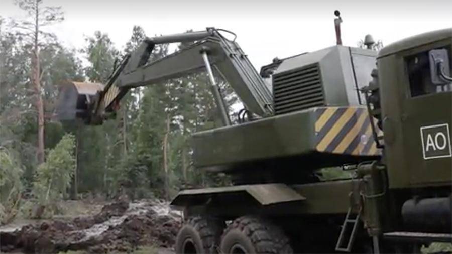 Военные помогли фермерам восстановить земли в Иркутской области