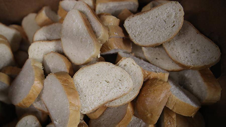 Тринадцать заключенных насмерть отравились хлебом в Таджикистане