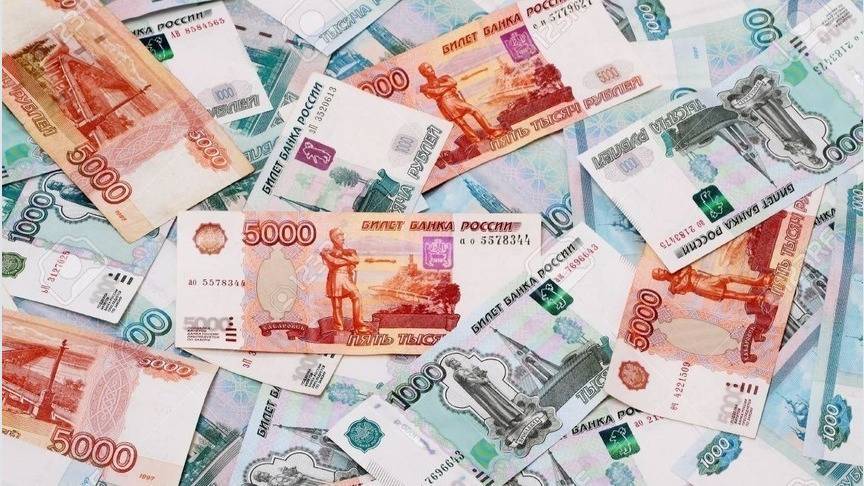 Трое жителей Кировской области «подарили» аферистам свои сбережения
