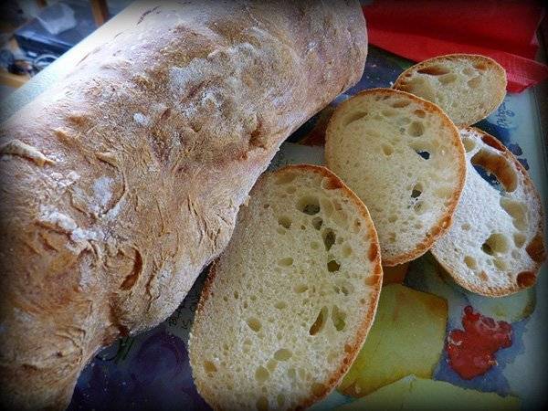 В Таджикистане 13 заключенных умерли от отравления хлебом