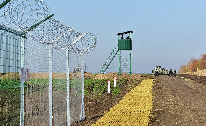 СБУ заявила о потери флешки с проектом «стены Яценюка» | Новороссия