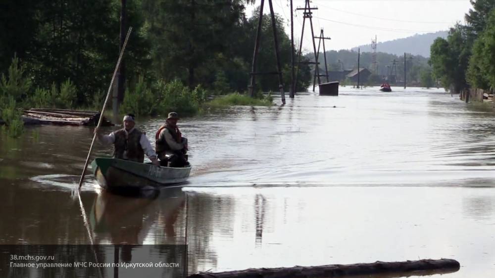 Пострадавшие от паводка жители Канска начали получать материальную помощь