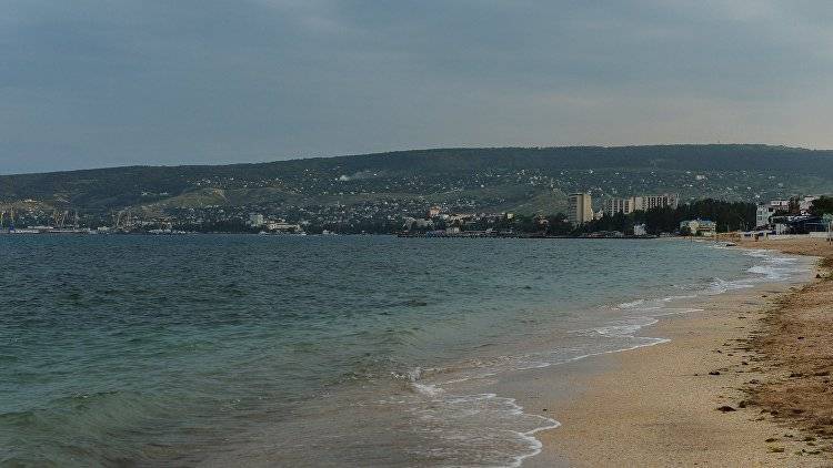 Водная экстрим-прогулка: в Крыму катамаран с отдыхающими унесло в море