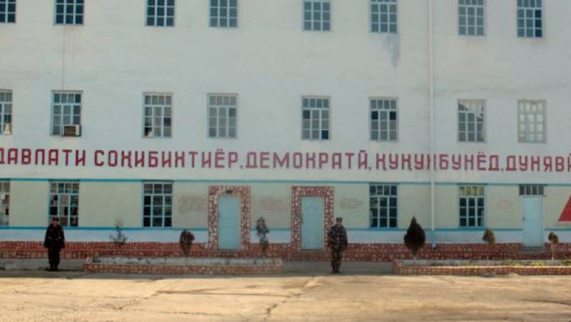 Хлеб, которым насмерть отравились заключенные в Таджикистане, мог быть заражен грибком. РЕН ТВ