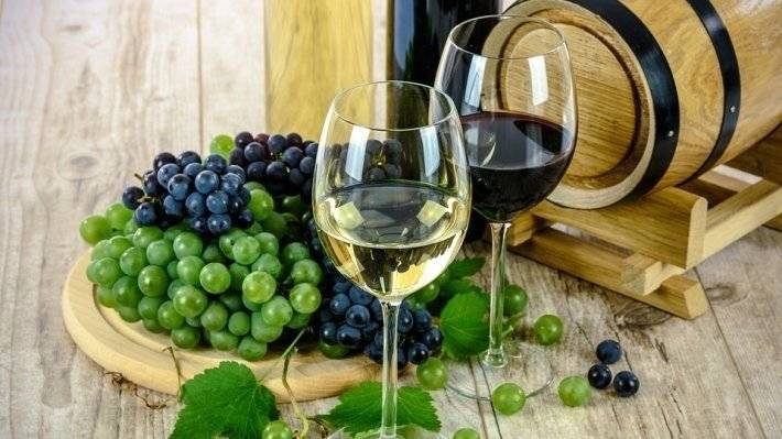 Комитет ГД поддержал прекращение поставок вина и воды из Грузии