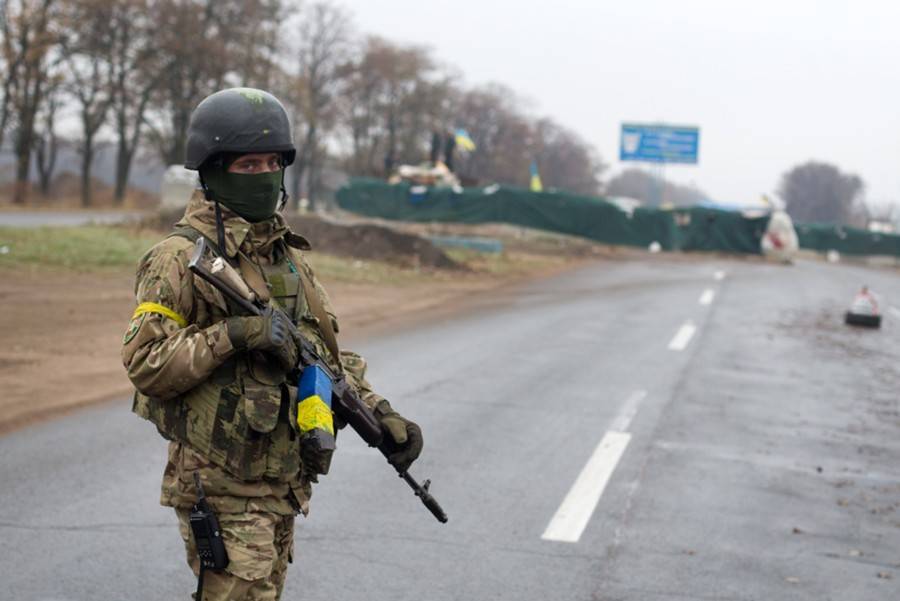 Военнослужащий ВСУ расстрелял боевиков "Азова" в Донбассе