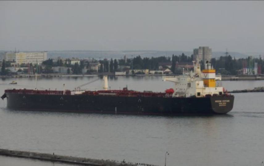 В Украину впервые поступил танкер с нефтью из США