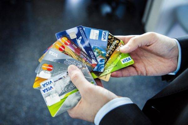 Средний лимит по кредитным картам в РФ вырос более чем на 10%