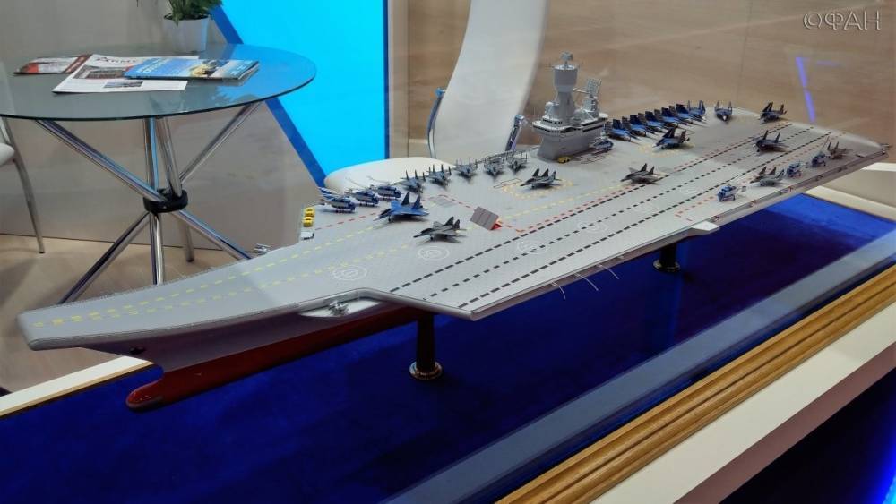 Новые авианосец и БДК станут звездами военно-морского салона в Санкт-Петербурге