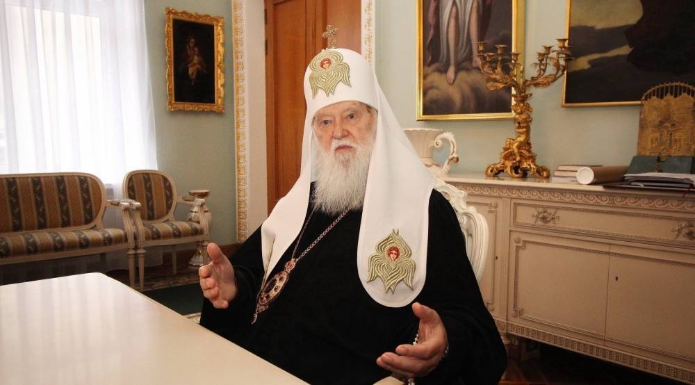 Обиженный «патриарх» Филарет пошел жаловаться на российское ТВ и заговорил по-русски