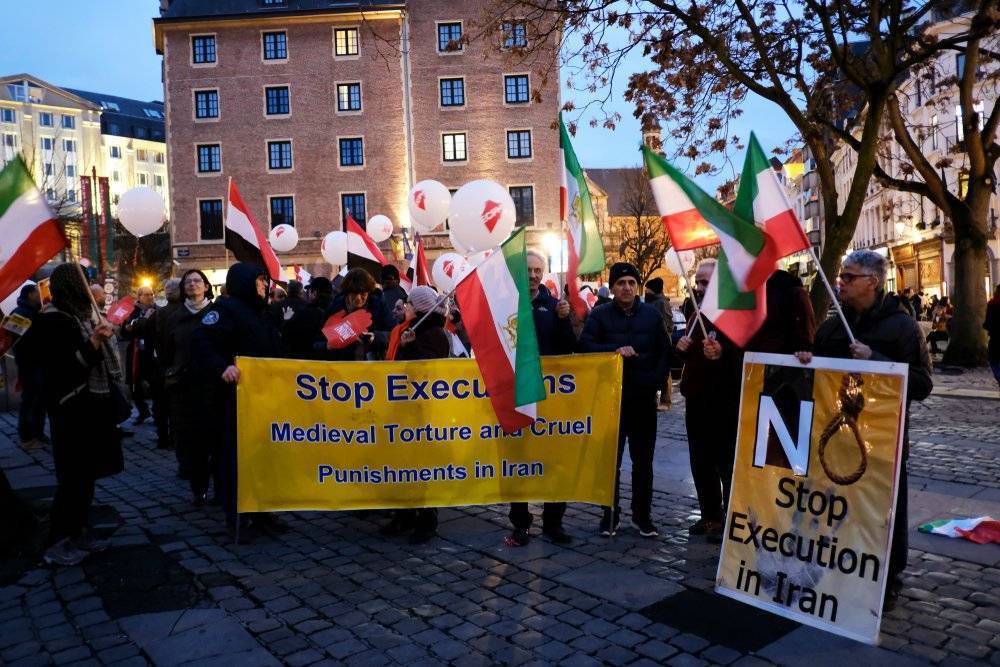 В Берлине прошли массовые протесты против политических репрессий в Иране