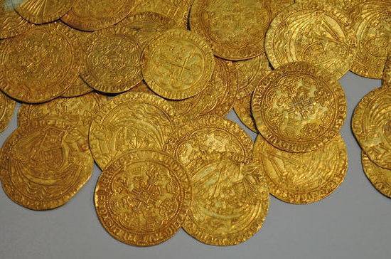 Купля и продажа золотых монет вносятся в перечень банковских операций