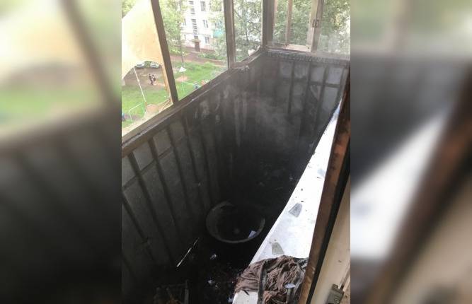 В Уфе в жилом доме произошел серьезный пожар: пострадал мужчина