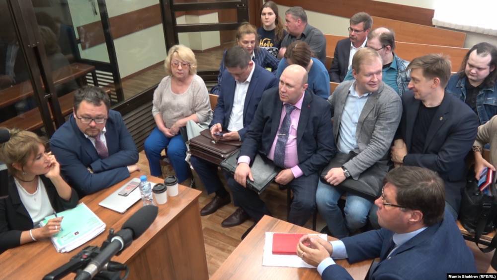"Новое величие": показания Ребровского в суде были встречены аплодисментами