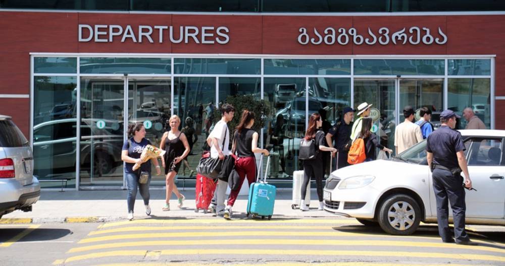 Около 4,5 тысячи российских туристов решили не возвращаться раньше времени из Грузии