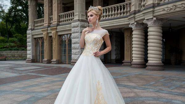 Из Буковины в Африку: как украинское свадебное платье путешествует по миру