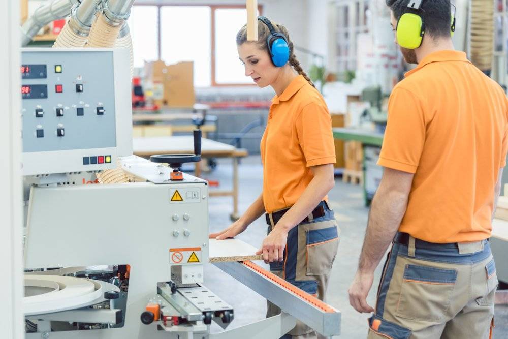 Рынок труда: немецкие заводы переходят на неполную занятость