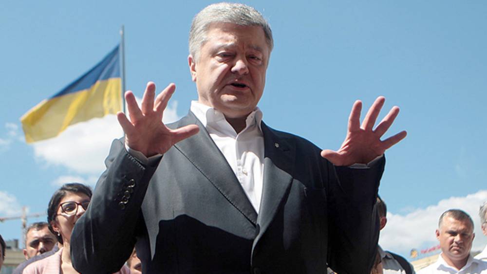 "По морде получите": Обиженный Порошенко обещает отвечать недовольным украинцам кулаками  на крики "ганьба"