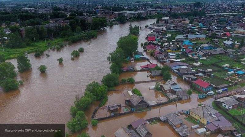 Более 3, 2 тысячи человек обратились за медпомощью в зоне наводнения в Иркутской области