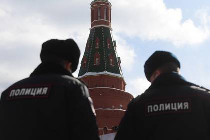 Россияне раскрыли отношение к подбрасыванию наркотиков полицией