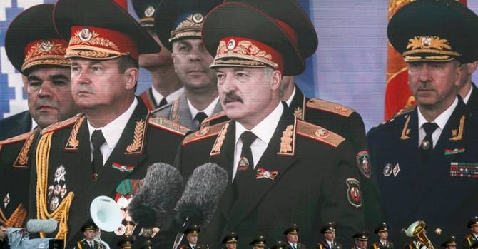 Готовы ли белорусы воевать и секретный нейтралитет Лукашенко