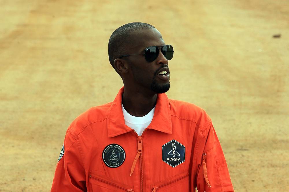Житель ЮАР, который мог стать первым астронавтом из Африки, разбился на мотоцикле