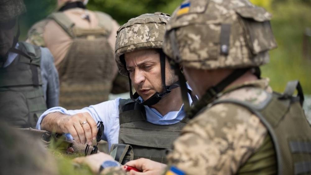 Зеленский рассказал, каким оружием хочет решить конфликт в Донбассе